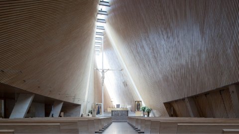 Iglesia de San Josemaría Escrivá vista interior