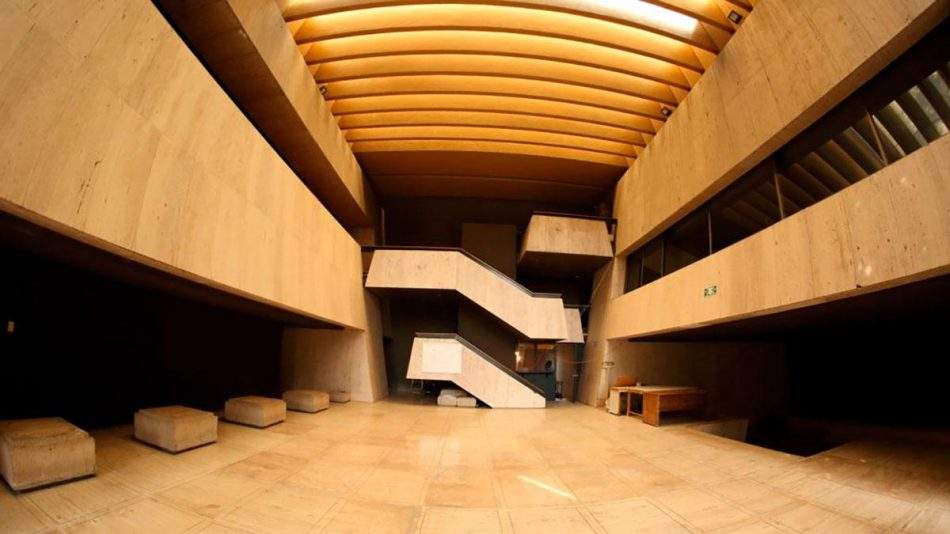 interior de la escuela de ballet folklorico de Mexico